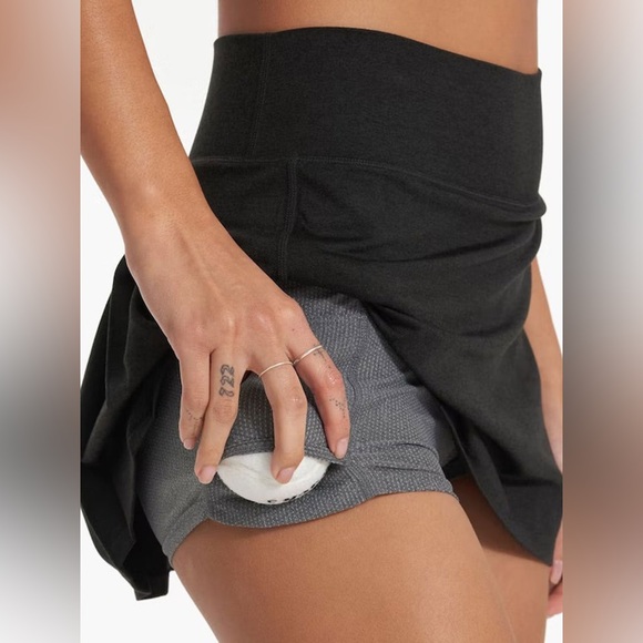 Vuori Halo Performance Skort - Picture 3 of 7